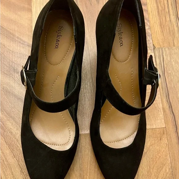 💎💎Elegant Black Mary Jane Heels - Picture 8 of 8